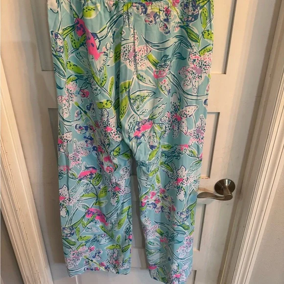Lilly Pulitzer pants. - Picture 3 of 3